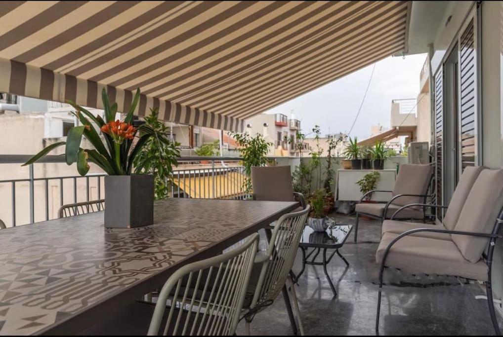 Artistic Apt In Vibrant Gazi With Large Terrace By Ghh Atina Dış mekan fotoğraf