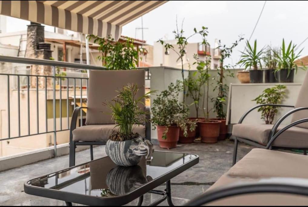 Artistic Apt In Vibrant Gazi With Large Terrace By Ghh Atina Dış mekan fotoğraf